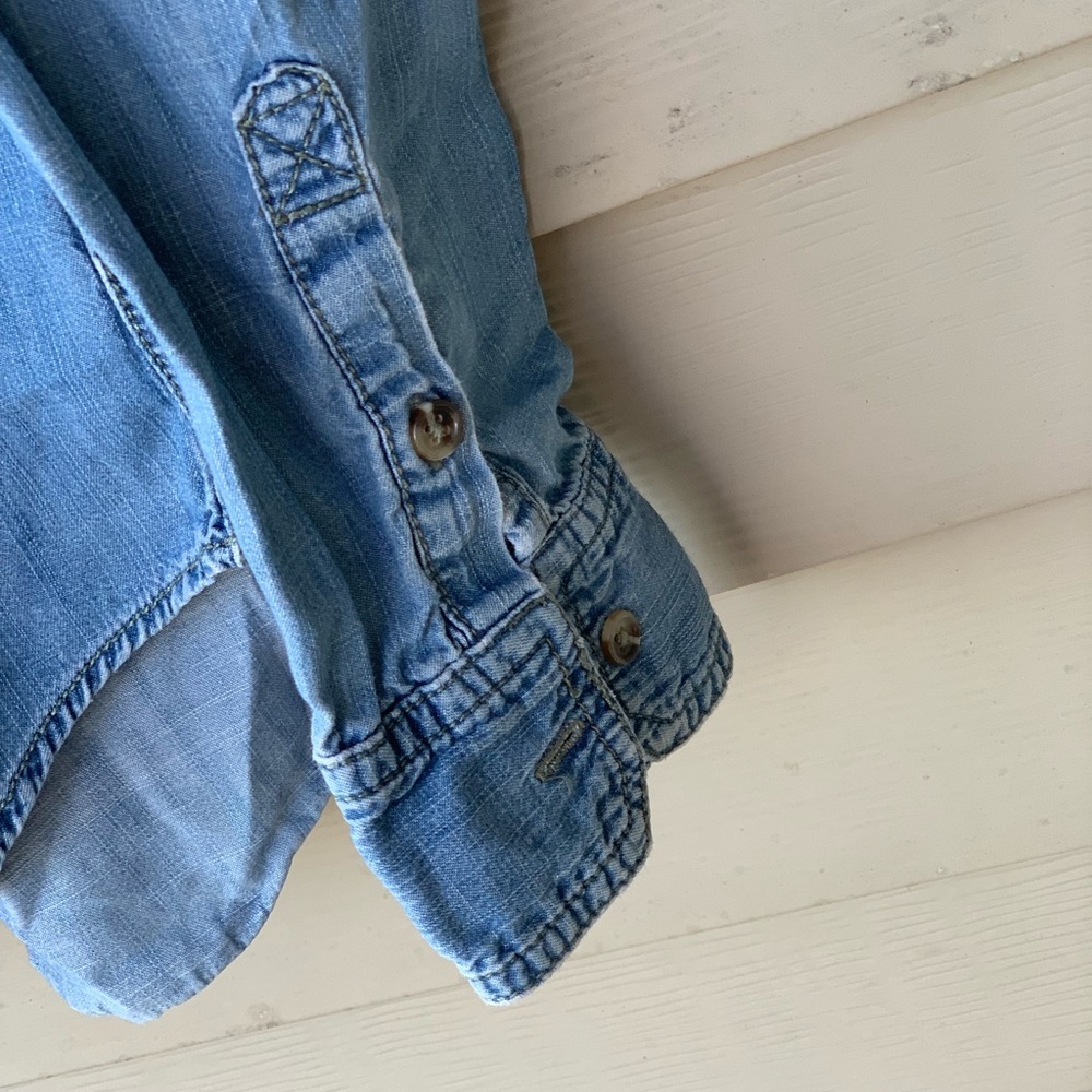 Comfy denim-colored button-up - Picture 3 of 4